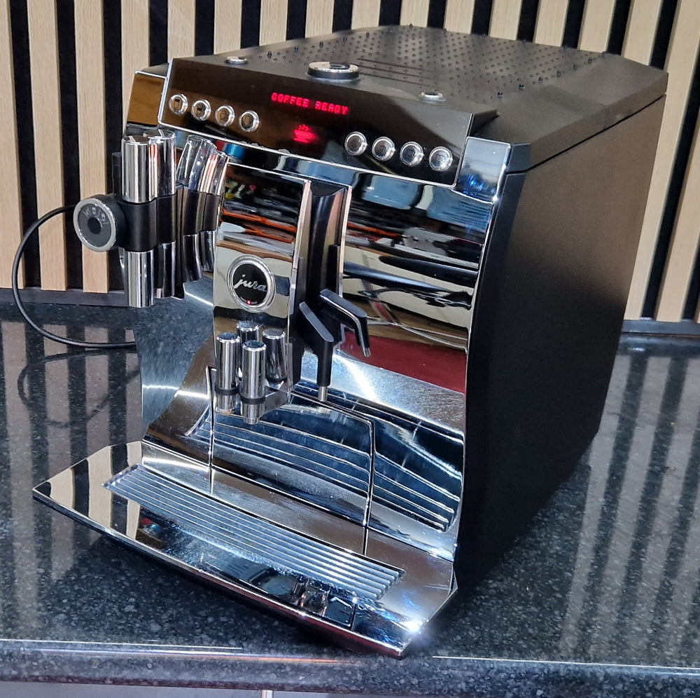 Pre owned Jura Impressa Z7 Chrome Jura Specialists Caffe Select