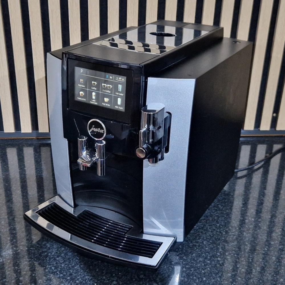 Pre-owned Jura S8 Moonlight Silver - Caffé-Select