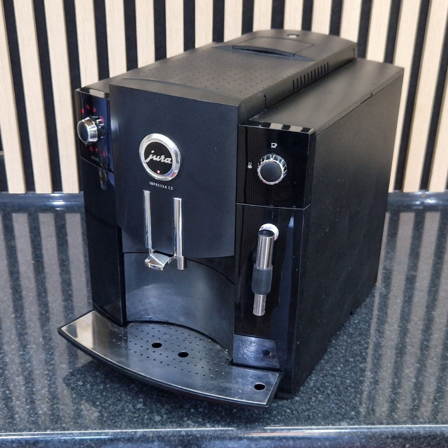 Pre-owned Jura Impressa C5 - Caffé-Select