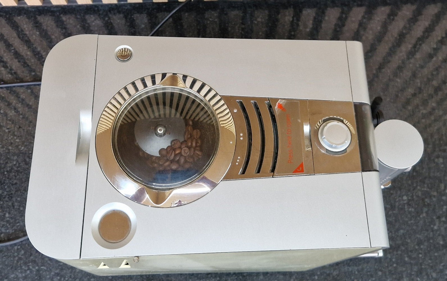 
                  
                    Pre-owned Jura ENA 5 Cream
                  
                