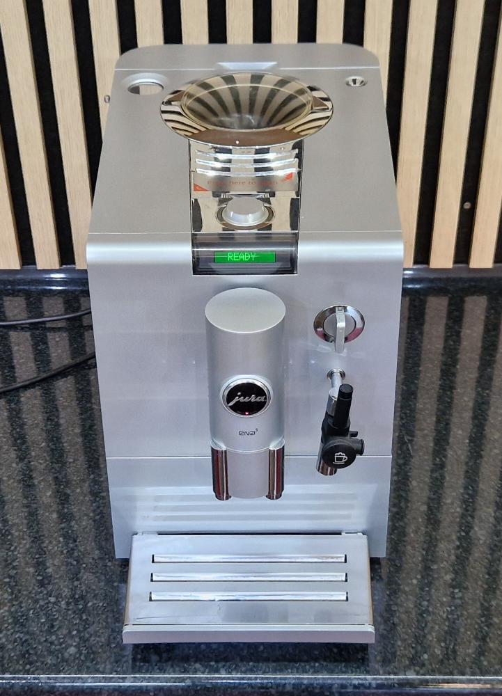 
                  
                    Pre-owned Jura ENA 5 Cream
                  
                