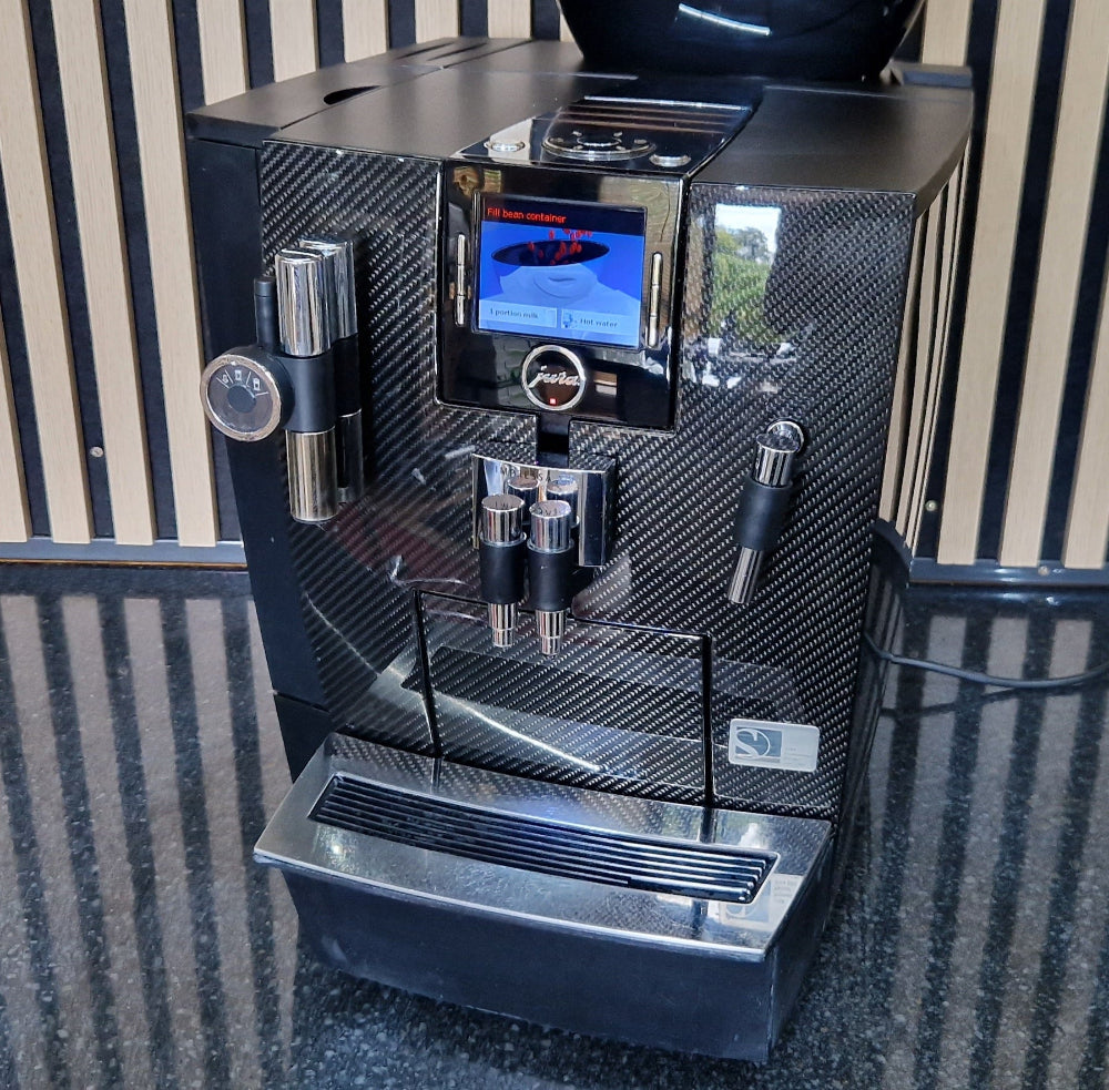 
                  
                    Pre-owned Jura Impressa XJ9 Carbon
                  
                