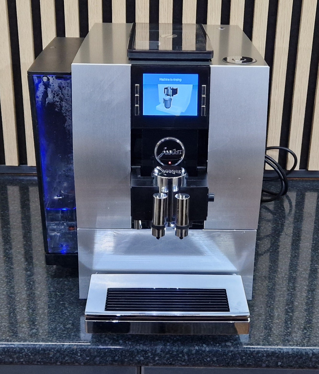 Jura Z6 Aluminium Bean-to-Cup Coffee Machine | Jura Specialists