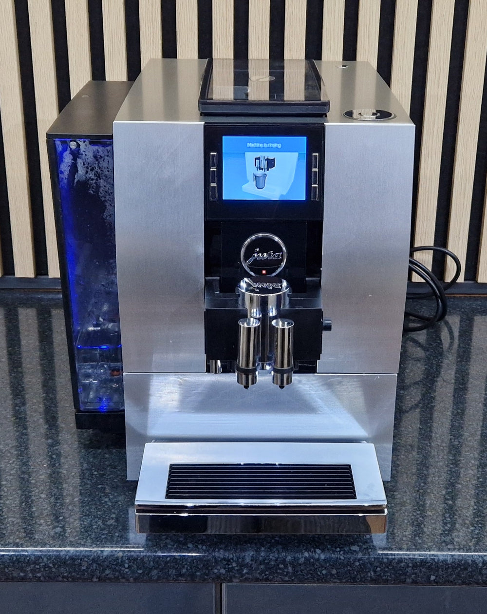 Jura Z6 Aluminium Bean-to-Cup Coffee Machine | Jura Specialists