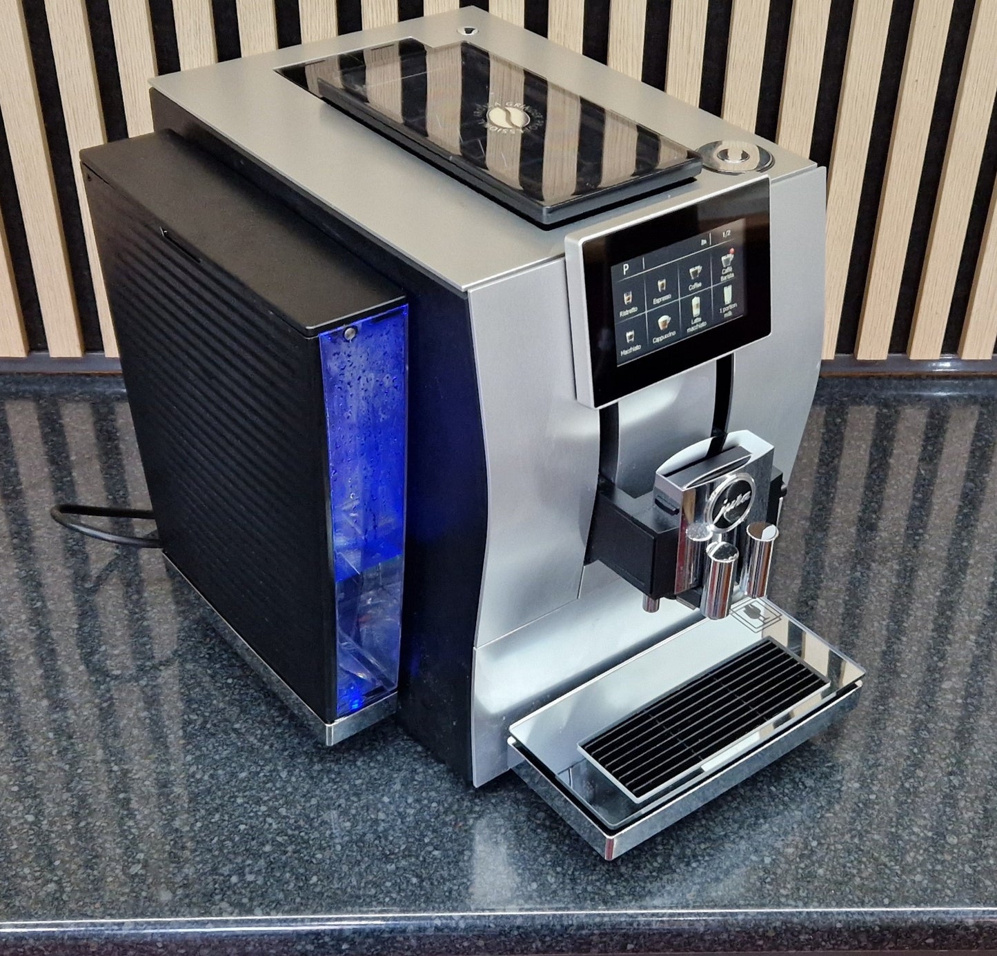Pre-owned Jura Z8 Aluminium - Caffé-Select