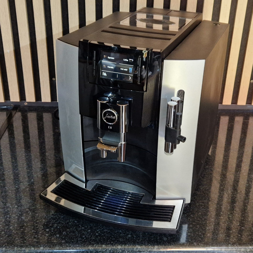 
                  
                    Pre-owned Jura E8 Platinum
                  
                