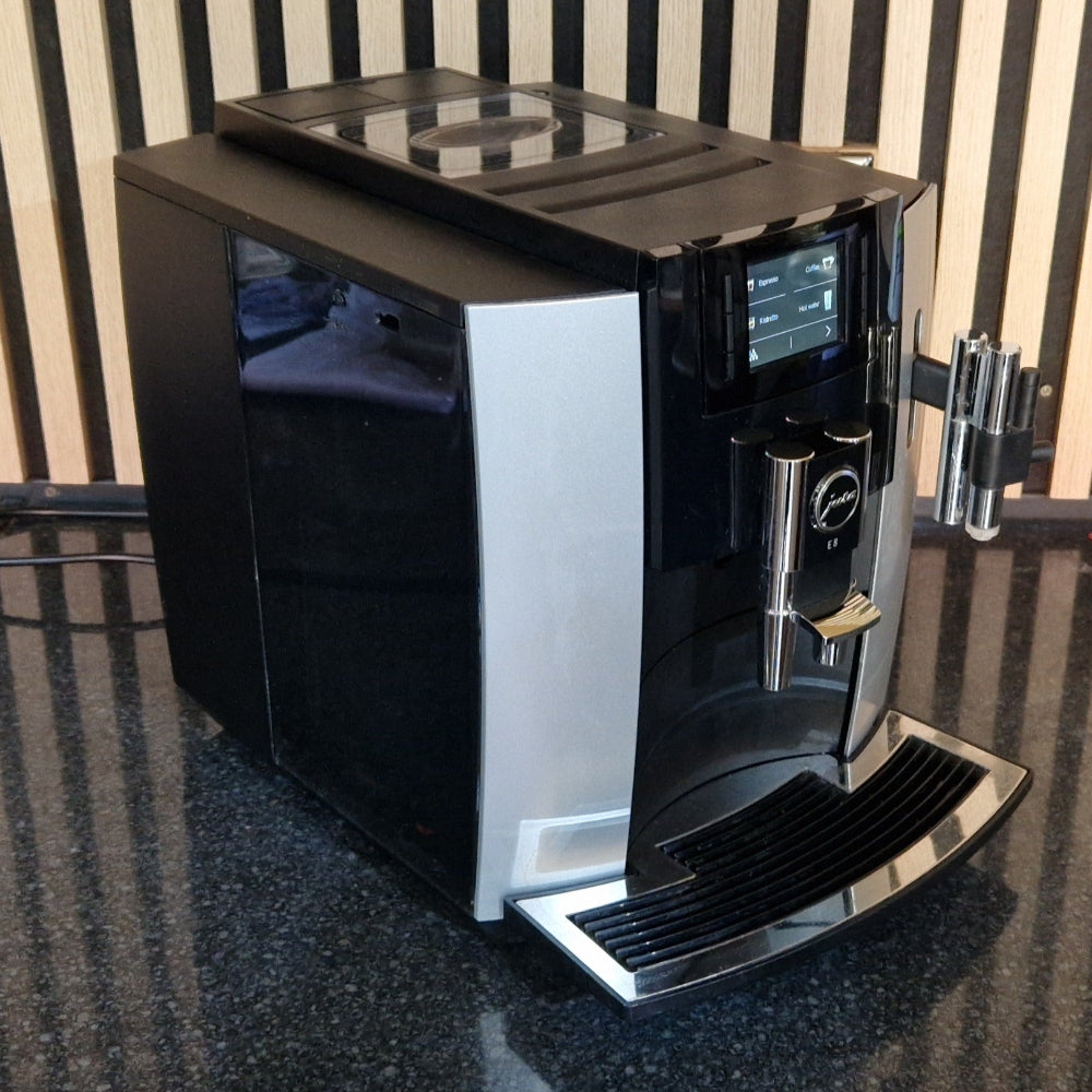 Pre-owned Jura E8 Platinum