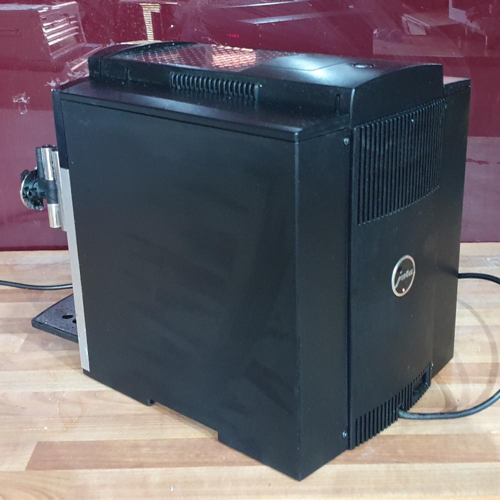 
                  
                    Pre-owned Jura C90 One Touch
                  
                
