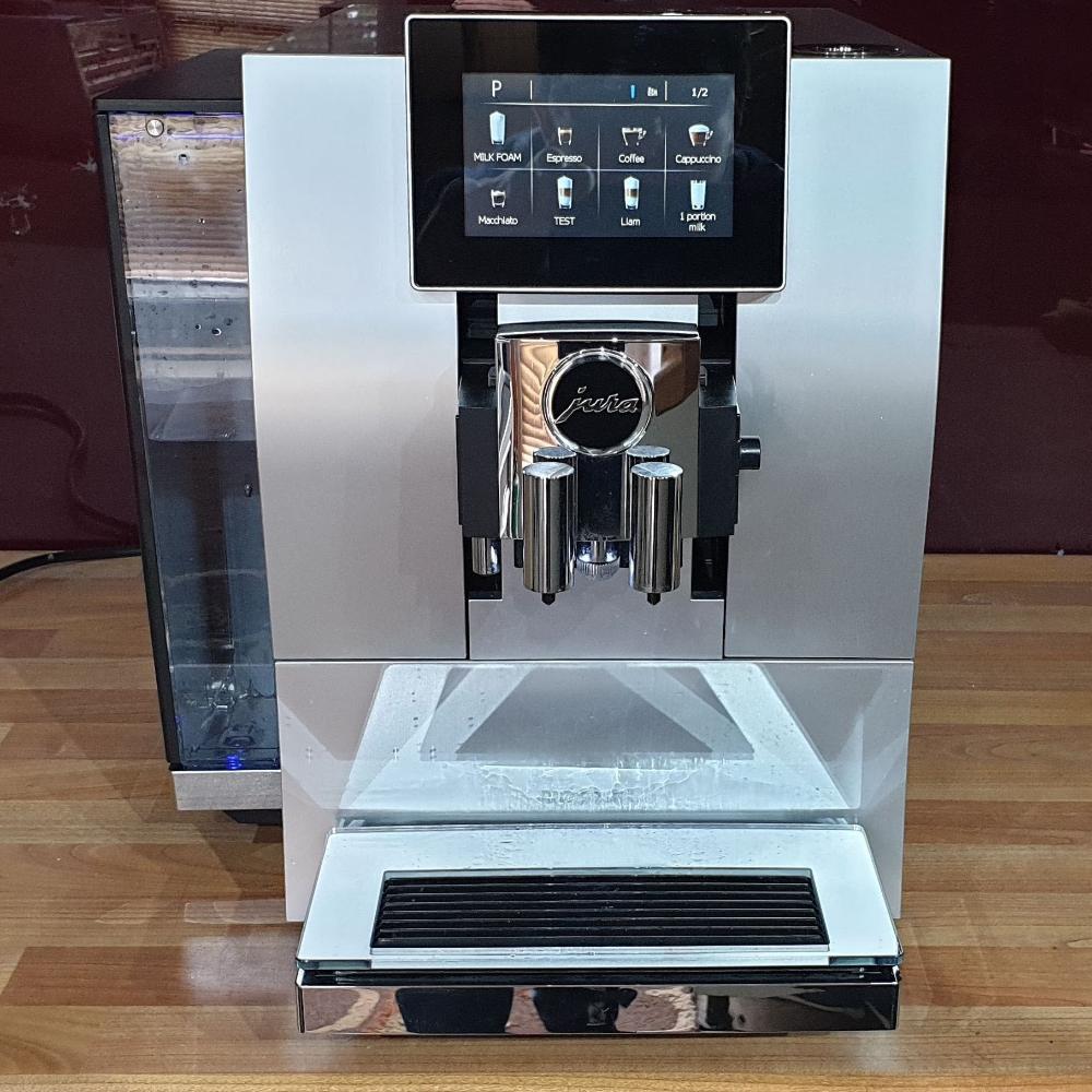Ex Demonstrator Jura Z8 Aluminium