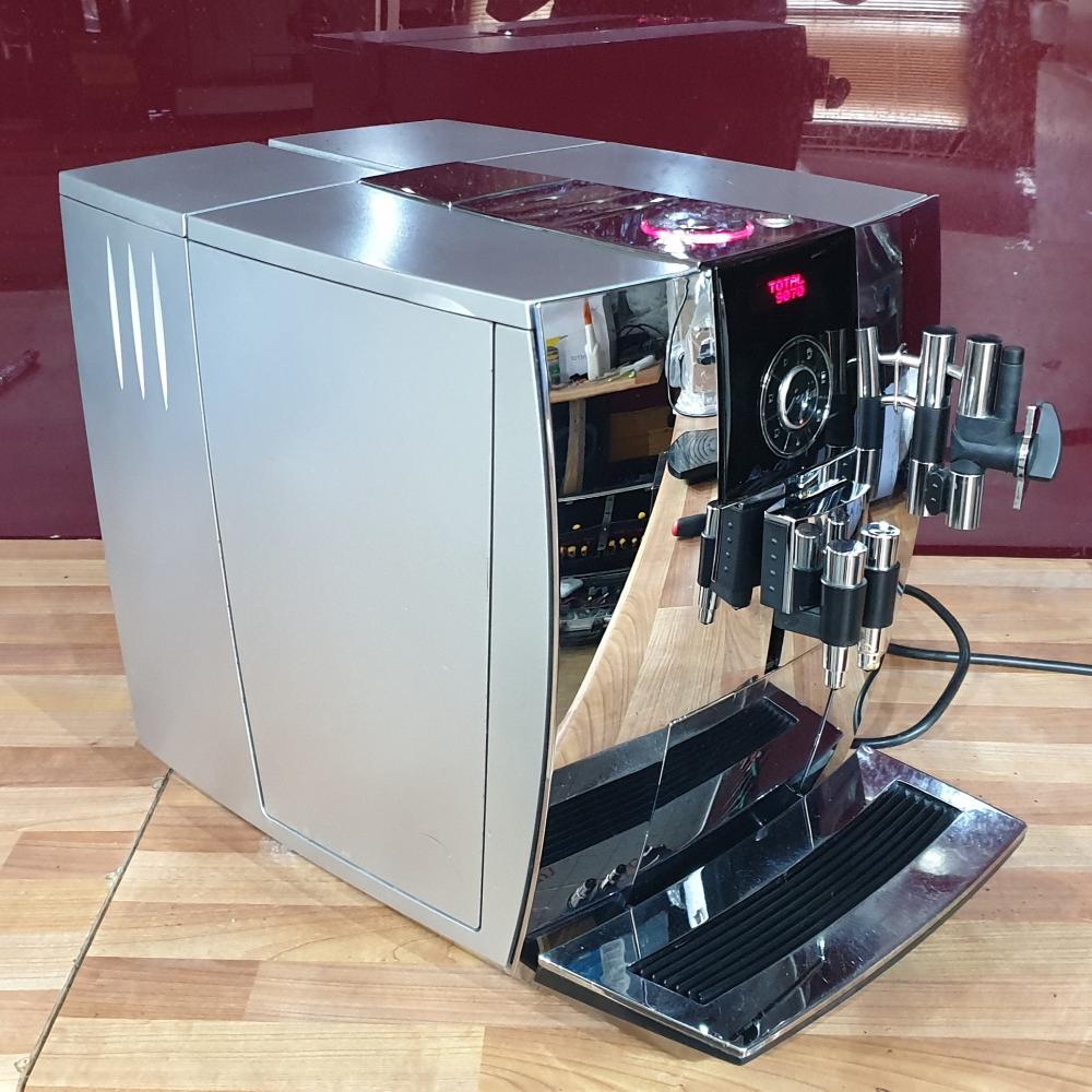Jura Impressa J9 chrome